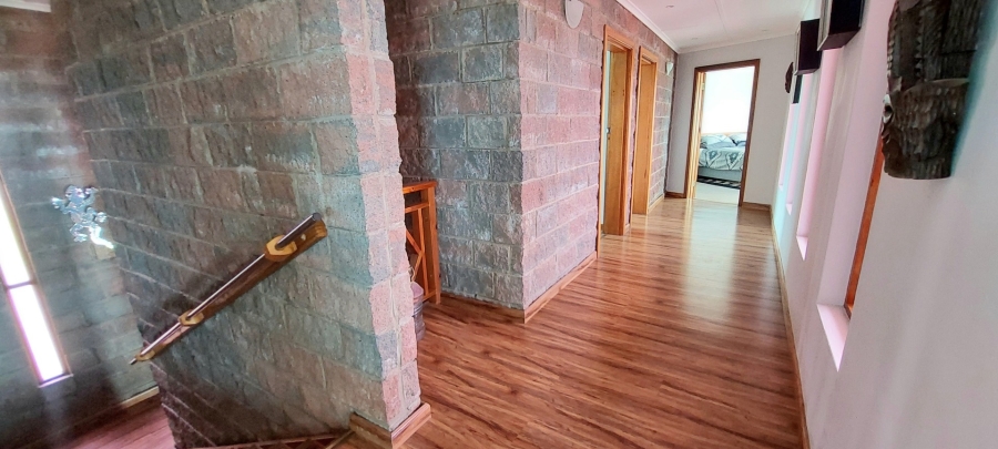 5 Bedroom Property for Sale in Sunrise On Sea Eastern Cape